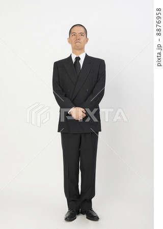 喪服の男性 喪服の男性 8876958