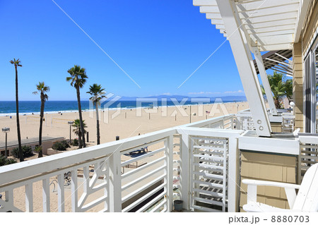 シーサイドホテルのバルコニー 8880703