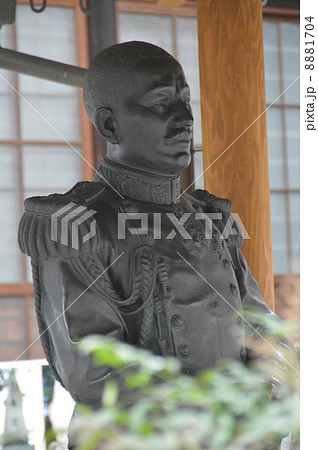 秋山真之の胸像（秋山兄弟生誕地／愛媛県松山市歩行町） 8881704