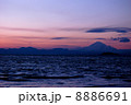 富士山と夕焼け 8886691
