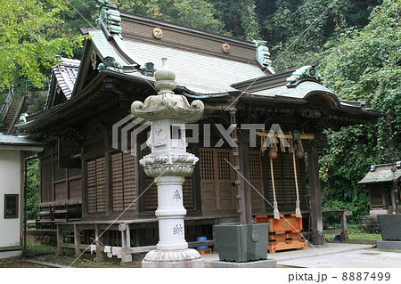 JR田浦駅踏切に隣接する田浦神明社を訪れて 8887499