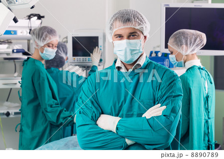 Surgeon 8890789