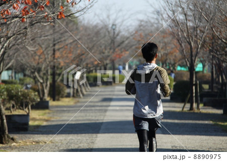 ランニング 8890975