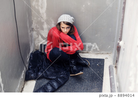 Homeless girl Homeless girl 8894014
