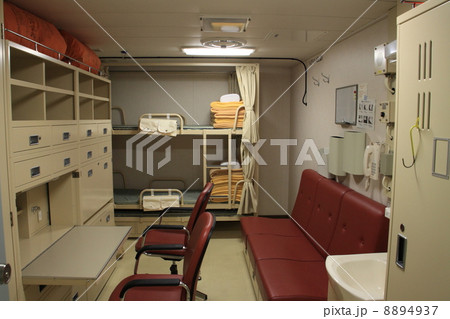 しらせ　観測隊居室 8894937