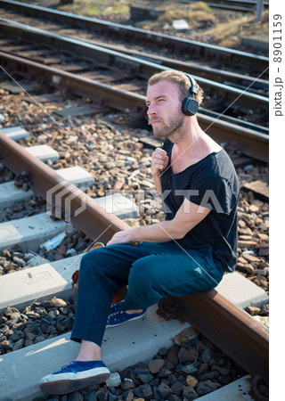 8901159