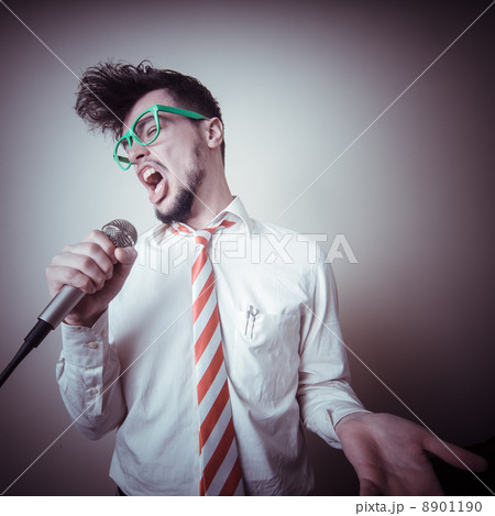 8901190