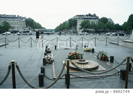 凱旋門の英霊の灯火 凱旋門の英霊の灯火 8902749