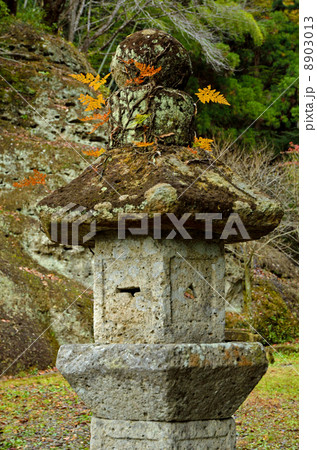 宇都宮散歩・大谷石の燈籠 大谷寺 宇都宮散歩・大谷石の燈籠 大谷寺 8903013