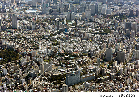 東京の目黒駅から五反田駅付近を空撮   8903158
