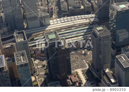 東京駅丸の内口を空撮 8903350