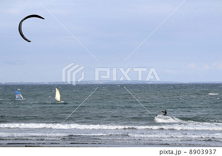 カイトサーフィン 8903937