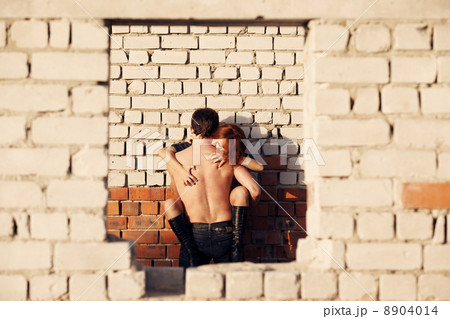 The outbreak of passion 8904014