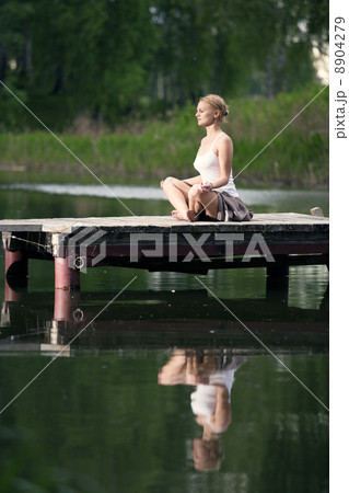 Lotus position 8904279