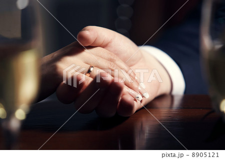 the two hands the two hands 8905121