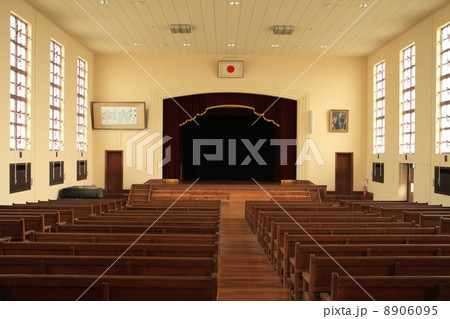 豊郷小学校　講堂 8906095