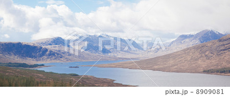 Panorama Snow Mountain range Scotland Panorama Snow Mountain range Scotland 8909081