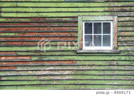 old green wooden panel 8909173