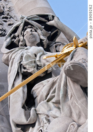 statue at alexander bridge Paris statue at alexander bridge Paris 8909262