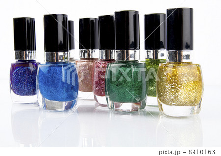 Group of nail polishes 8910163