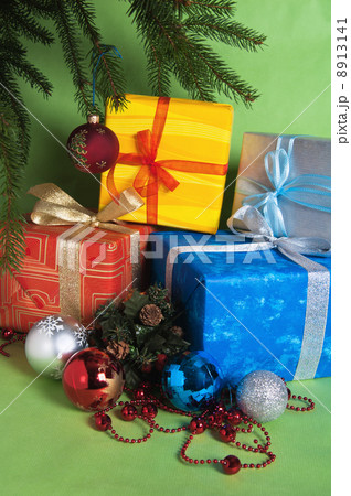 New Year's and Christmas ornaments 8913141