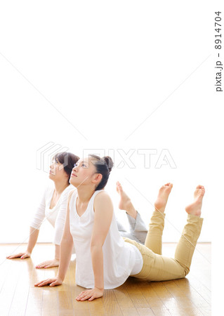 ヨガ 8914704