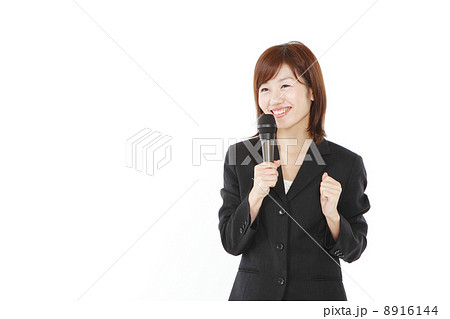 セミナーの女性講師 8916144