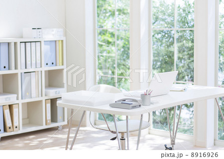 窓辺のデスク 窓辺のデスク 8916926