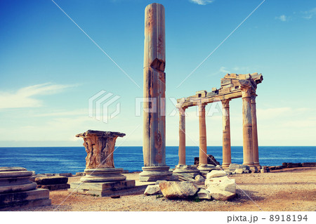 Ruins of an ancient temple 8918194