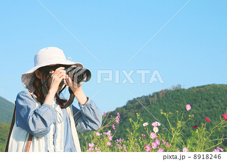 青空と女性 8918246