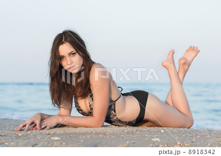 Young caucasian woman Young caucasian woman 8918342