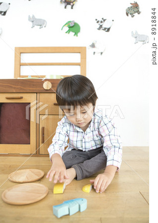 おままごとする子供 おままごとする子供 8918844