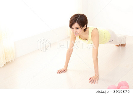 腕立て 8919376