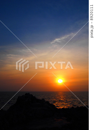 沖縄本島最北端 辺戸岬の日の出 沖縄本島最北端 辺戸岬の日の出 8920111