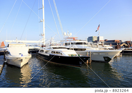 クルーザー 8923264