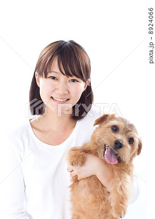 犬と女の子 8924066