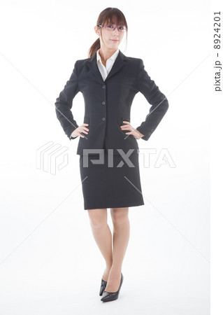 スーツの女性 8924201