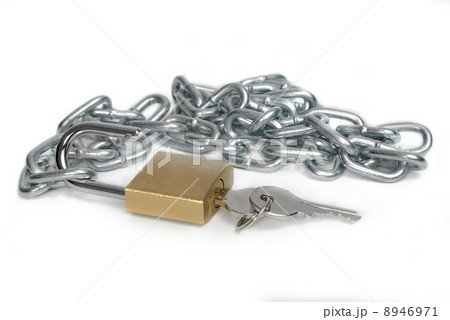 Open padlock and chain with keys 8946971
