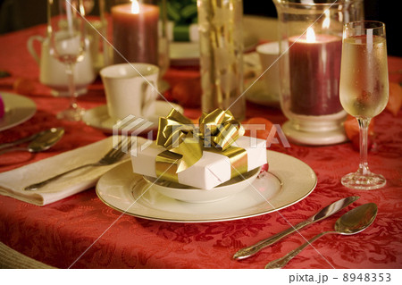 elegant Christmas table setting in red elegant Christmas table setting in red 8948353