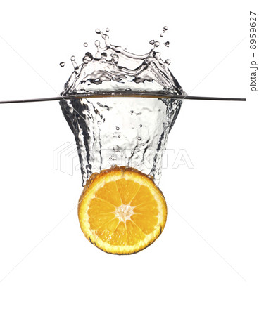 orange splash in water 8959627