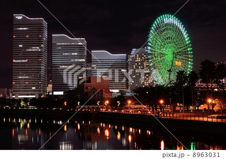 みなとみらいの夜景 8963031