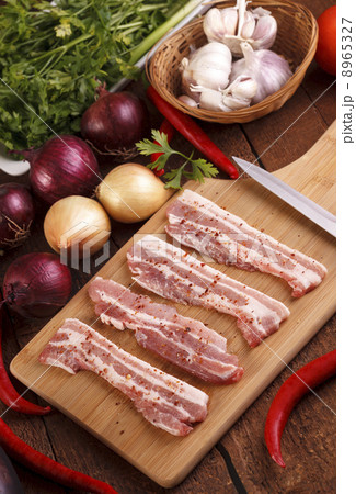 raw meat 8965327