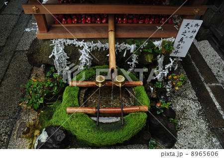 京都 市比賣神社の天之真名井 京都 市比賣神社の天之真名井 8965606