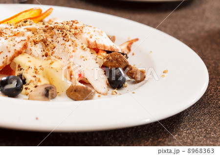 Salad with orange and chicken 8968363