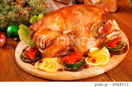 Garnished roasted turkey 8968513