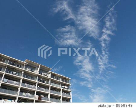 マンションと青空 マンションと青空 8969348