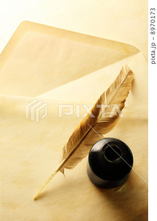 Envelope with inkwell and feather 8970173