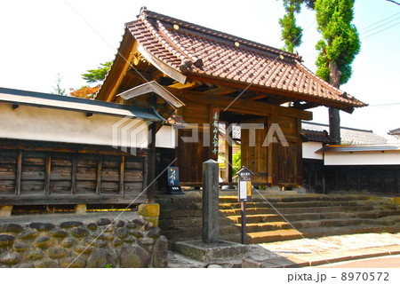大督寺の門（山形県鶴岡市家中新町） 8970572