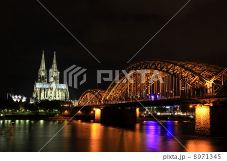 ケルン夜景 8971345