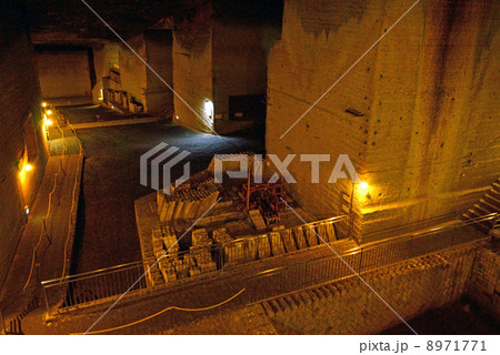 宇都宮散歩・大谷石地下採掘場跡 8971771